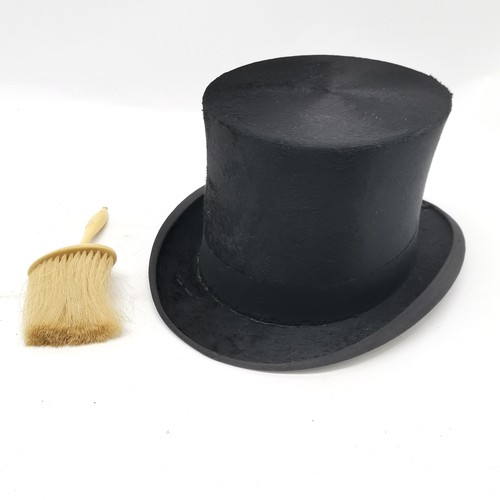 324 - Antique Lincoln Bennett & Co top hat in original card retail box - interior hat measurement 20.5cm x... 