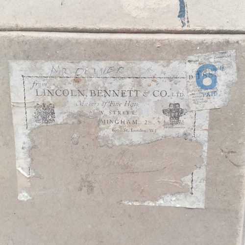 324 - Antique Lincoln Bennett & Co top hat in original card retail box - interior hat measurement 20.5cm x... 