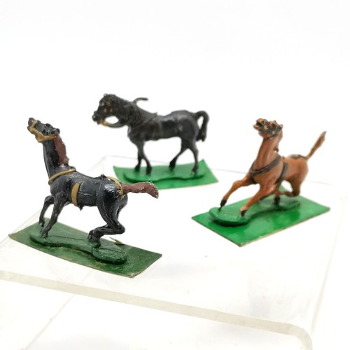 333 - 17 x painted lead horses on card stands (3cm high) t/w 1 other