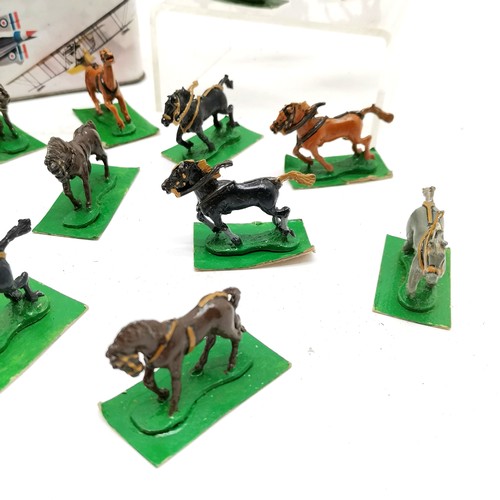 333 - 17 x painted lead horses on card stands (3cm high) t/w 1 other