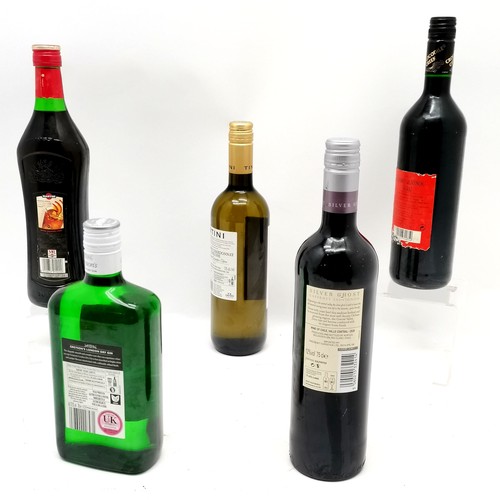 353 - 5 x unopened bottles - Greyson's gin, vintage Martini Rosso & 3 bottles of red wine