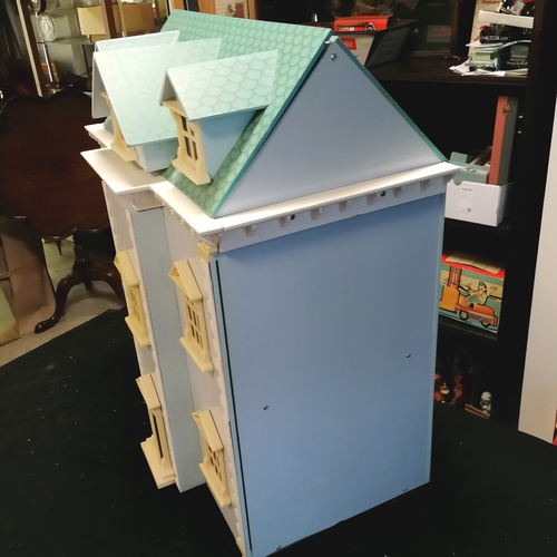 455 - Vintage 3 story dolls house with opening front and lift off roof T/W 7 dolls and a quantity of dolls... 