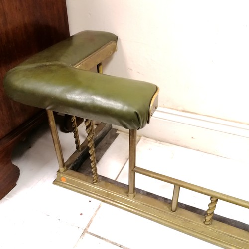 542 - Antique club fender with brass barleytwist detail & green leather upholstery - total width 168cm x 5... 