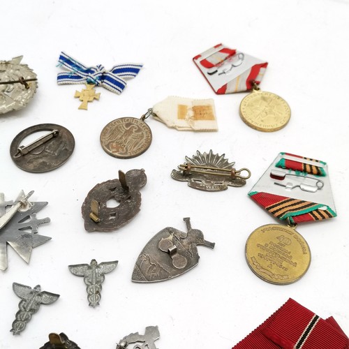 404 - Qty of militaria inc WWII, German & allied forces, compass (a/f) etc