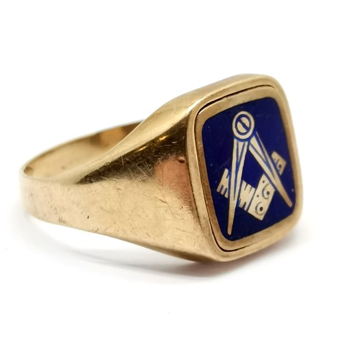 266 - 9ct gold hallmarked signet ring with Masonic enamelled swivel head detail size U 4.9g total weight -... 