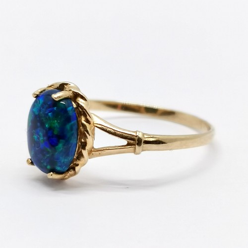 278 - 9ct gold hallmarked ring set with an opal size R 1.4g total weight