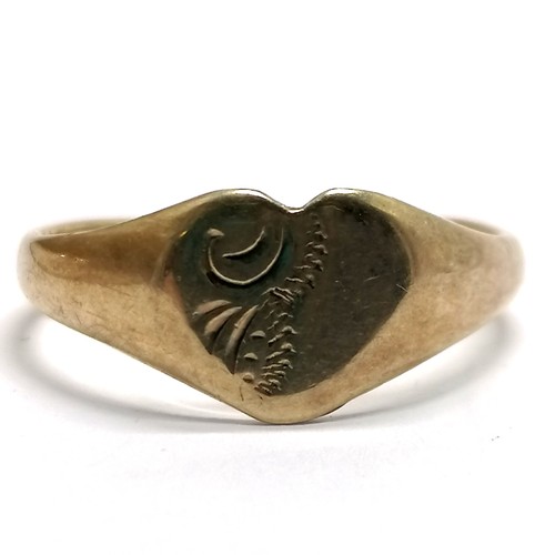 314 - 9ct hallmarked gold heart shaped signet ring - size O½ & 1.8g