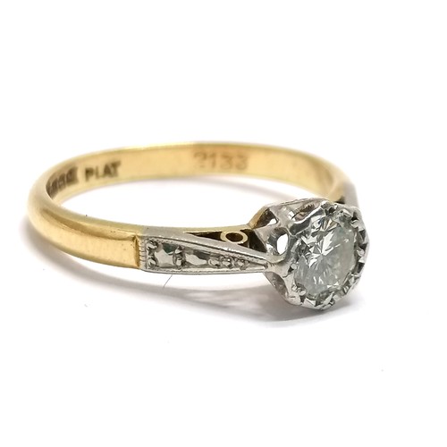 326 - 18ct gold & platinum hallmarked diamond solitaire ring - size M & 2.8g total weight