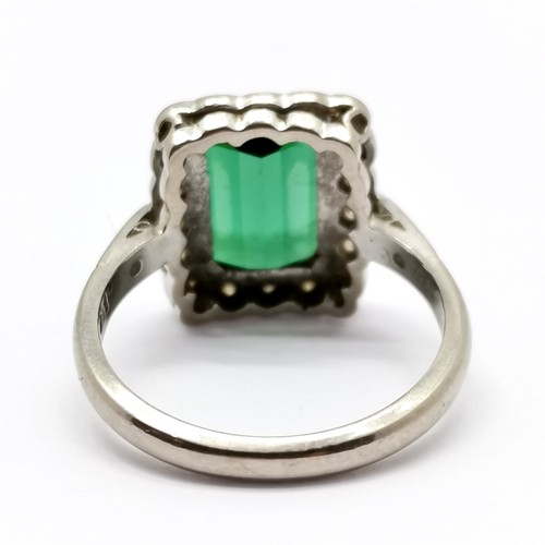 339 - 18ct & platinum diamond & green tourmaline cluster ring with diamond set shoulders - size M½ & 5g to... 