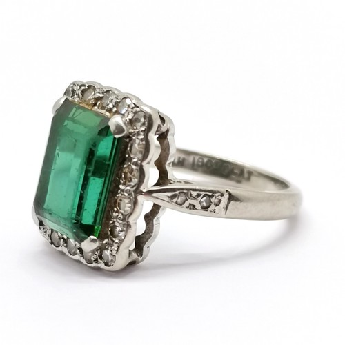 339 - 18ct & platinum diamond & green tourmaline cluster ring with diamond set shoulders - size M½ & 5g to... 