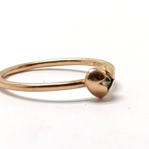 433 - 14ct hallmarked rose gold heart ring set with a diamond 14ct - ring size O½ & 1.7g total weight