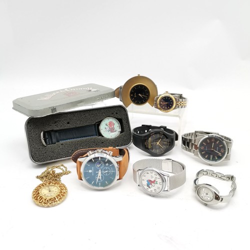 445 - Qty of quartz wristwatches inc Lorus Goofy (reverse watch), Wallace & Gromit, Casio, Sapphero, Equin... 