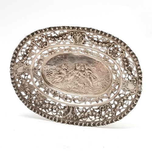 479 - Continental (German?) 800 silver pierced bon bon dish with romantic figural detail - 17cm across & 1... 