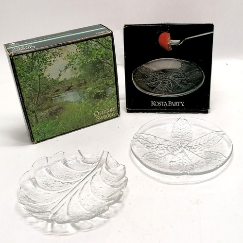 66 - Boxed Orrefors glass leaf dish (19cm x 19cm) t/w boxed Kosta glass leaf dish (19cm x 19cm)