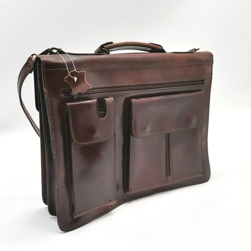 95 - Good quality brown leather briefcase / satchel (with keys) by Calesa (Spain) - 45cm x 32cm