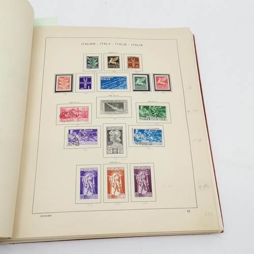 99 - Italy stamp collection 1861-1977 mint / used in 2 x Schaubek albums