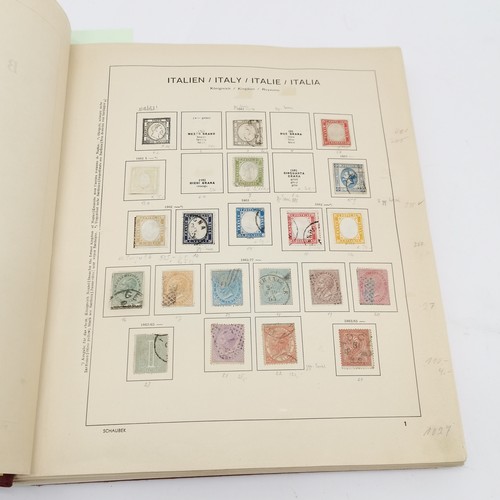 99 - Italy stamp collection 1861-1977 mint / used in 2 x Schaubek albums