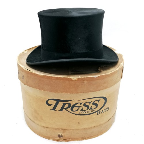 114 - Lincoln & Bennett silk top hat (interior 20.5cm x 16.5cm) in a vintage cardboard Tress retail box (a... 