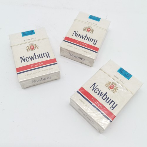 200 - Empty H Upmann cigar box t/w 3 x vintage unopened packets of Newbury King size cigarettes