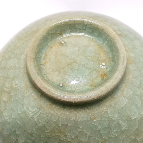 53 - Chinese Ju-Ru type ice crackle bowl with spur marks to base 15cm diameter x 7.5cm high - no obvious ... 