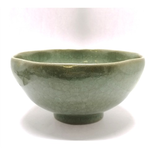 53 - Chinese Ju-Ru type ice crackle bowl with spur marks to base 15cm diameter x 7.5cm high - no obvious ... 