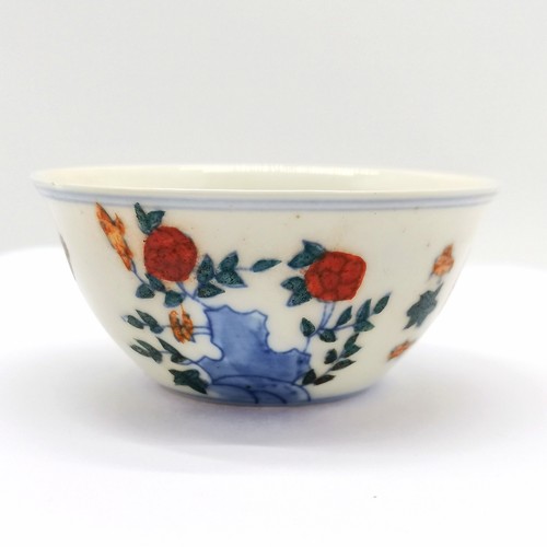 62 - Chinese doucai chicken cup - 8cm diameter x 4cm high ~ has chip to rim