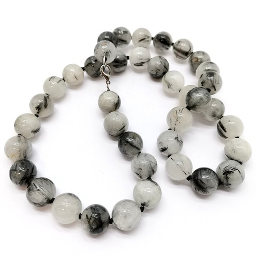 569 - 3 x hardstone bead necklaces - longest 98cm t/w Strand of rutilated quartz beads with metal clasp - ... 