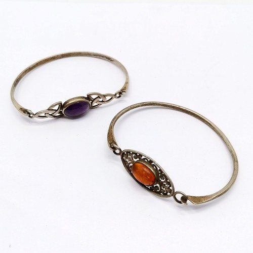 734 - 4 x silver bangles inc amber, amethyst, filigree (7cm diameter & unmarked) etc - total weight 40g