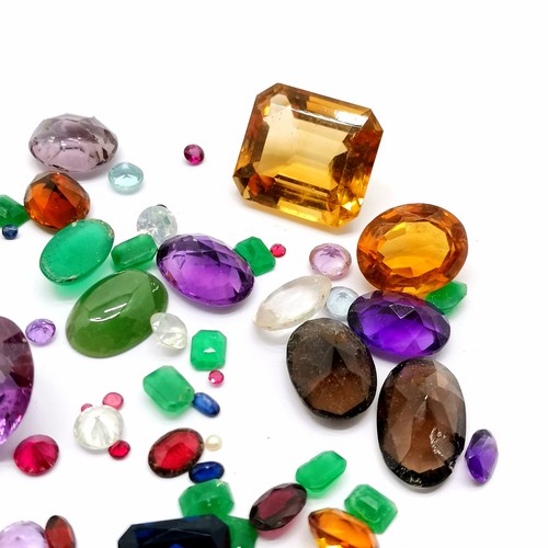 745 - Qty of loose gemstones inc citrine, man-made alexandrite, opal etc