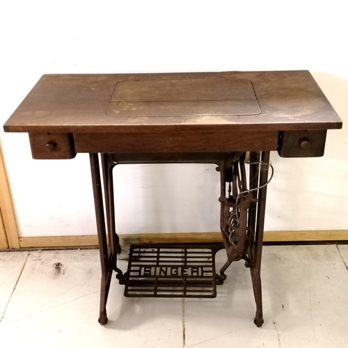 252 - Singer sewing machine table - 87cm 42cm deep x 74cm high