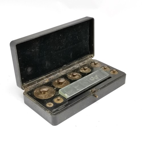 324 - Qty of misc inc 15ct gold mounted cheroot, cased cheroot holders, propelling pencils, penknives etc