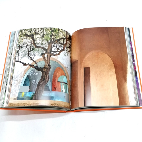 341 - Assouline 'Costa Smeralda' coffee table book 33cm x 25cm. - In good condition