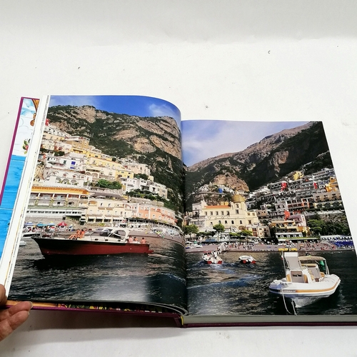 342 - Assouline 'Amalfi Coast' coffee table book 33cm x 25cm. - In good used condition