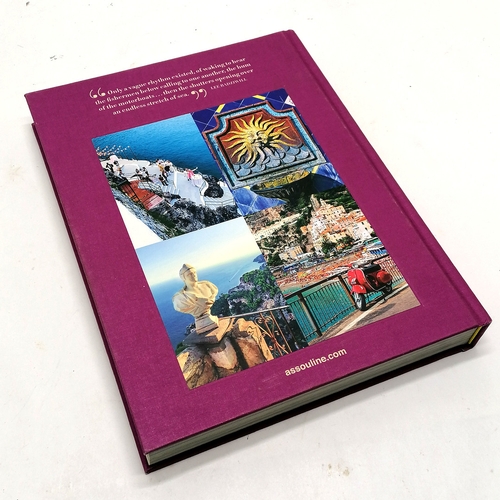 342 - Assouline 'Amalfi Coast' coffee table book 33cm x 25cm. - In good used condition