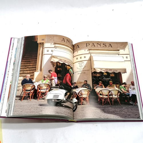 342 - Assouline 'Amalfi Coast' coffee table book 33cm x 25cm. - In good used condition