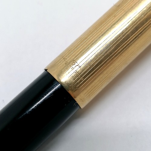 411 - Parker 51 black fountain pen with rolled gold cap 14cm long - in good used condition