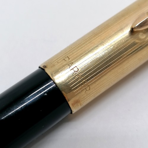 411 - Parker 51 black fountain pen with rolled gold cap 14cm long - in good used condition