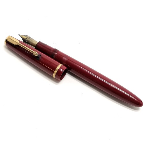 412 - Parker Duofold red fountain pen with original Parker 14k nib 14.5cm long - some deterioration to the... 