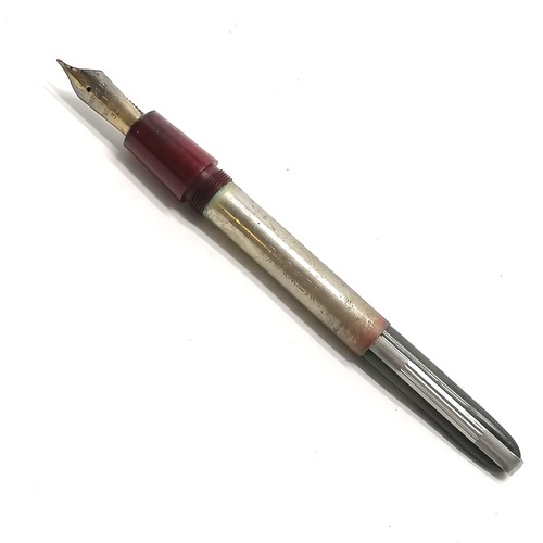 412 - Parker Duofold red fountain pen with original Parker 14k nib 14.5cm long - some deterioration to the... 