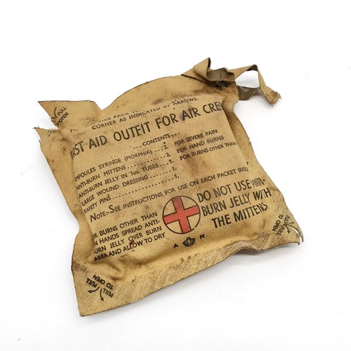 427 - Unopened WWII First aid outfit for air crews mk II - approx 16cm square