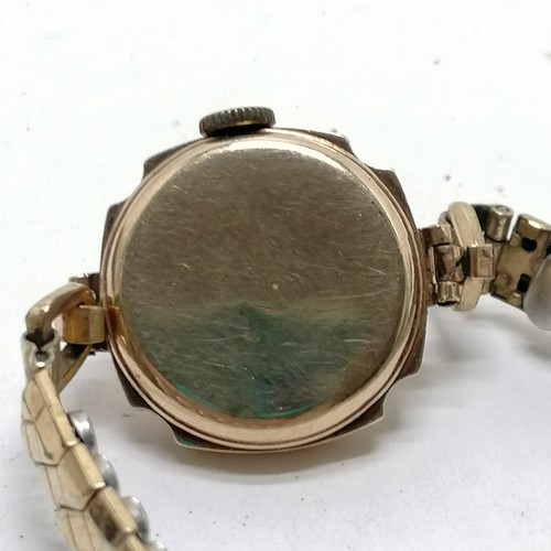 687 - 9ct gold cased vintage ladies Art Deco wristwatch on gold plated stretchy bracelet - 20mm case & run... 