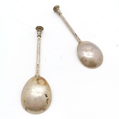 743 - 1922 silver hallmarked pair of seal top spoons by JSR (J Sidney Rambridge, Salisbury) in their origi... 