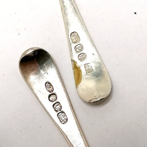 756 - 15 x Georgian silver teaspoons - 11 x 1790 by IB & 4 x 1788 by WS (13.3cm long) ~ total weight (15) ... 