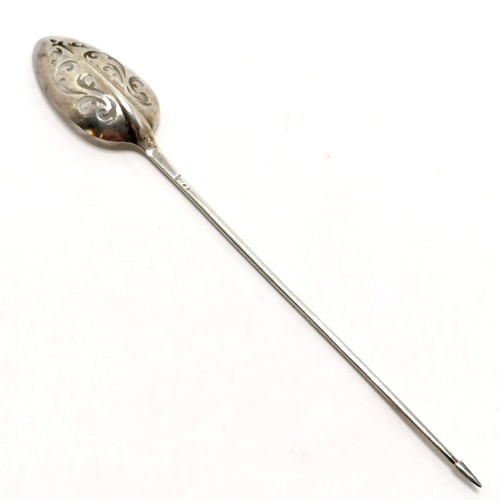 765 - Antique Georgian mote spoon by WI (?) - 15cm long & 7.3g