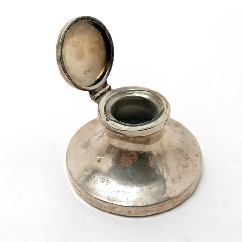 773 - Qty of silver comprising Chester bonbon dish (11.5cm diameter), trophy lid - weight (2) 154g t/w sil... 