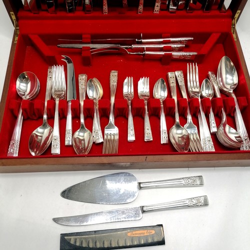 790 - Canteen of Community silver plated 8 place cutlery (only 6 x cake forks) - box 48cm x 30cm x 9.5cm &... 