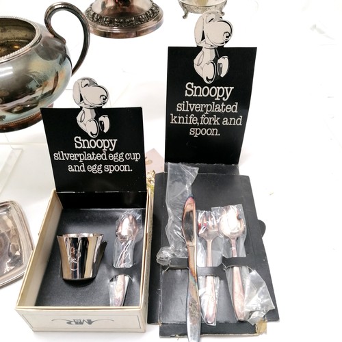 797 - Qty of silver plated wares inc boxed Snoopy christening sets, Christofle chocolate pot (16cm & has d... 