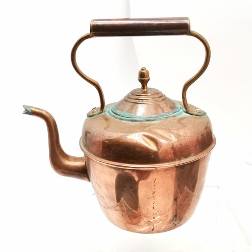 157 - Quantity of antique and later copper pans, kettle and jugs