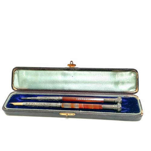 229 - Antique cased silver pen / pencil set by C F V & Co with agate shafts & stone set seal ends - box 18... 