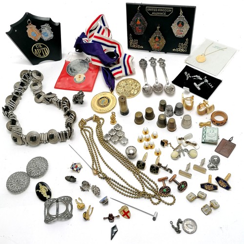 230 - Qty of oddments inc pug w/m ornament, medallions, cuff links, Rolex spoons, thimbles etc